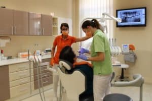 Zahnbehandlung im Med-Hun-Dent in Sopron