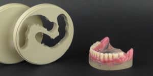 PEEK Material für Zahnersatz